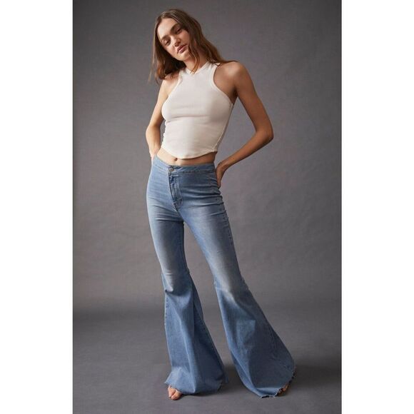 Free People Just Float On Flare Jeans Love Letters Size 26 OB589583 - Picture 1 of 11